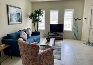 112 E ACAPULCO 2 (2-Bedroom Condo) with Pool by RedAwning