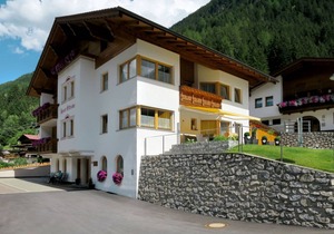 112 m² Apartment ∙ 6 bedrooms ∙ 13 guests