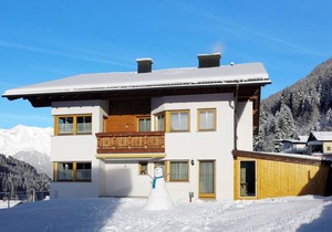 112 m² Apartment ∙ 6 bedrooms ∙ 13 guests
