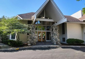 117B Edgewater Inn