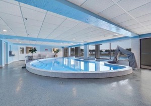 118D Edgewater Inn