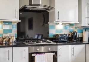 12 - Heathrow Living Serviced Apartments by Ferndale