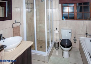 12 On Vaal Drive Guesthouse