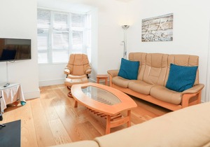 12 RIDGE HILL, pet friendly, character holiday cottage in Dartmouth