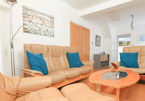 12 RIDGE HILL, pet friendly, character holiday cottage in Dartmouth