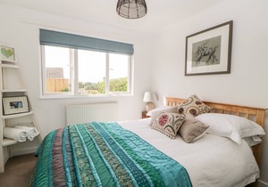 126 CUMBER CLOSE, pet friendly, with a garden in Malborough