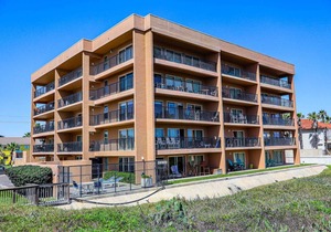 130 m² Condo ∙ 3 bedrooms ∙ 6 guests