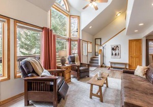 1490OAK Grandview Condo