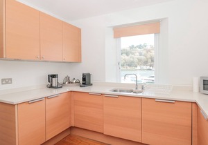15 DART MARINA, luxury holiday cottage in Dartmouth