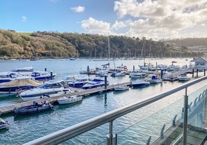 15 DART MARINA, luxury holiday cottage in Dartmouth
