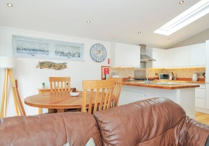 15 HORIZON VIEW, pet friendly, luxury holiday cottage in Dobwalls