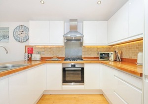 15 HORIZON VIEW, pet friendly, luxury holiday cottage in Dobwalls
