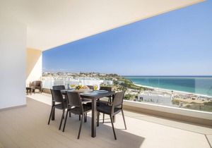 150 m² Apartment ∙ 3 bedrooms ∙ 6 guests