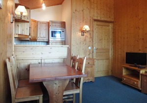 150m from resort center, 6th floor, balcony, ski locker, 33m², Méribel-Mottaret