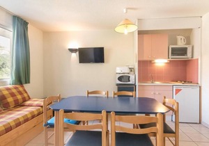 150m from ski slopes, 5th floor, balcony, parking, tv, ski locker, 30m², Serre Chevalier