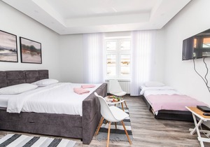 150sqm Apartment with 4 units! GREAT FOR GROUPS