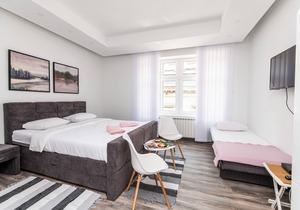 150sqm Apartment with 4 units! GREAT FOR GROUPS