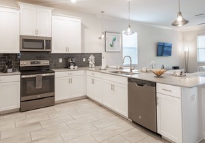 1579PD: Unique ChampionsGate 8b with private pool