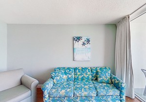 15th Floor Oceanfront Snowbird Friendly Condo w/ Shared Hot Tub/Pool, WiFi, AC