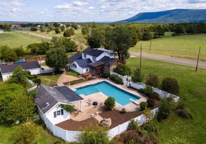 168 m² House ∙ 3 bedrooms ∙ 17 guests