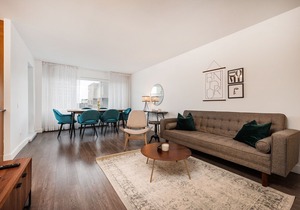 1725 - Downtown 2 Beds, Pool & Park