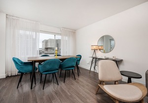 1725 - Downtown 2 Beds, Pool & Park