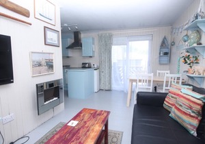 17H Medmerry Park 2 Bedroom Chalet