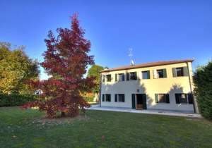 180 m² Apartment ∙ 3 bedrooms ∙ 6 guests