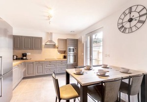 180 m² House ∙ 4 bedrooms ∙ 5 guests