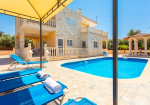 180 m² Villa ∙ 3 bedrooms ∙ 7 guests