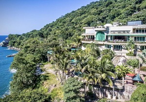 1858 m² Villa ∙ 8 bedrooms ∙ 25 guests