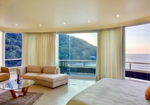 1858 m² Villa ∙ 8 bedrooms ∙ 25 guests