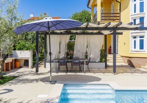 186 m² Accommodation ∙ 4 bedrooms ∙ 8 guests