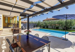 186 m² Accommodation ∙ 4 bedrooms ∙ 8 guests
