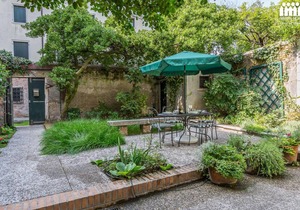 190 m² Apartment ∙ 1 bedroom ∙ 2 guests
