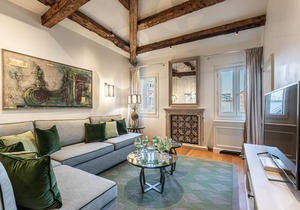 195 m² Apartment ∙ 3 bedrooms ∙ 7 guests