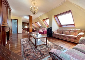 198 m² Apartment ∙ 3 bedrooms ∙ 5 guests