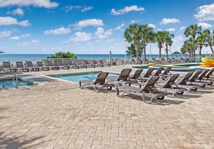 1BR/1BA Oceanfront condo w/Kitchen & Balcony in Center of MB, #1255