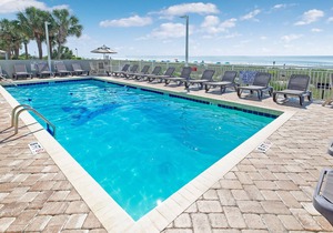 1BR/1BA Oceanfront condo w/Kitchen & Balcony in Center of MB, #1255