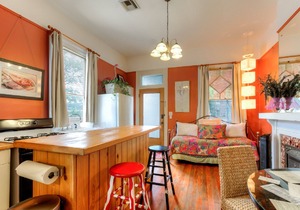 1BR 2adults/2kids, GREAT UPTOWN LOCATION! Must have proof of vaccinations!