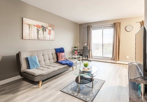 1BR Apt with King Bed & Netflix - Near Downtown!
