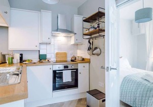 1BR Designer apartment for City Breaks in Chester.
