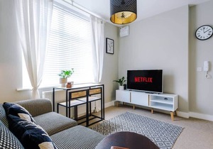 1BR Designer apartment for City Breaks in Chester.