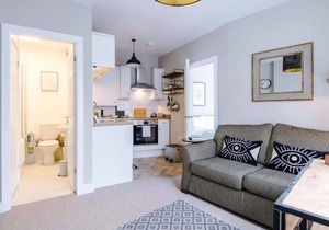 1BR Designer apartment for City Breaks in Chester.