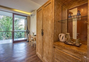 1BR Studio Room w/ Jungle View in Ubud Center (2)