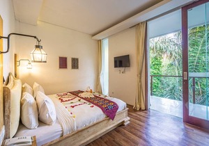 1BR Studio Room w/ Jungle View in Ubud Center (2)