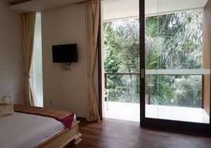 1BR Studio Room w/ Jungle View in Ubud Center (3)