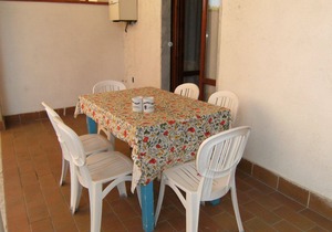1° floor apartment at 100m from the beach. Free Wifi, air conditioning, dogs allowed.
