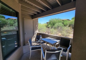 1st flooor in the Heart of Ventana Canyon-Hike-Bike-Golf and Enjoy the Desert