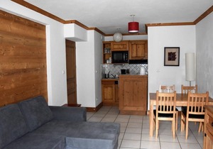 1st floor, balcony, tv, ski locker, 40m², Courchevel